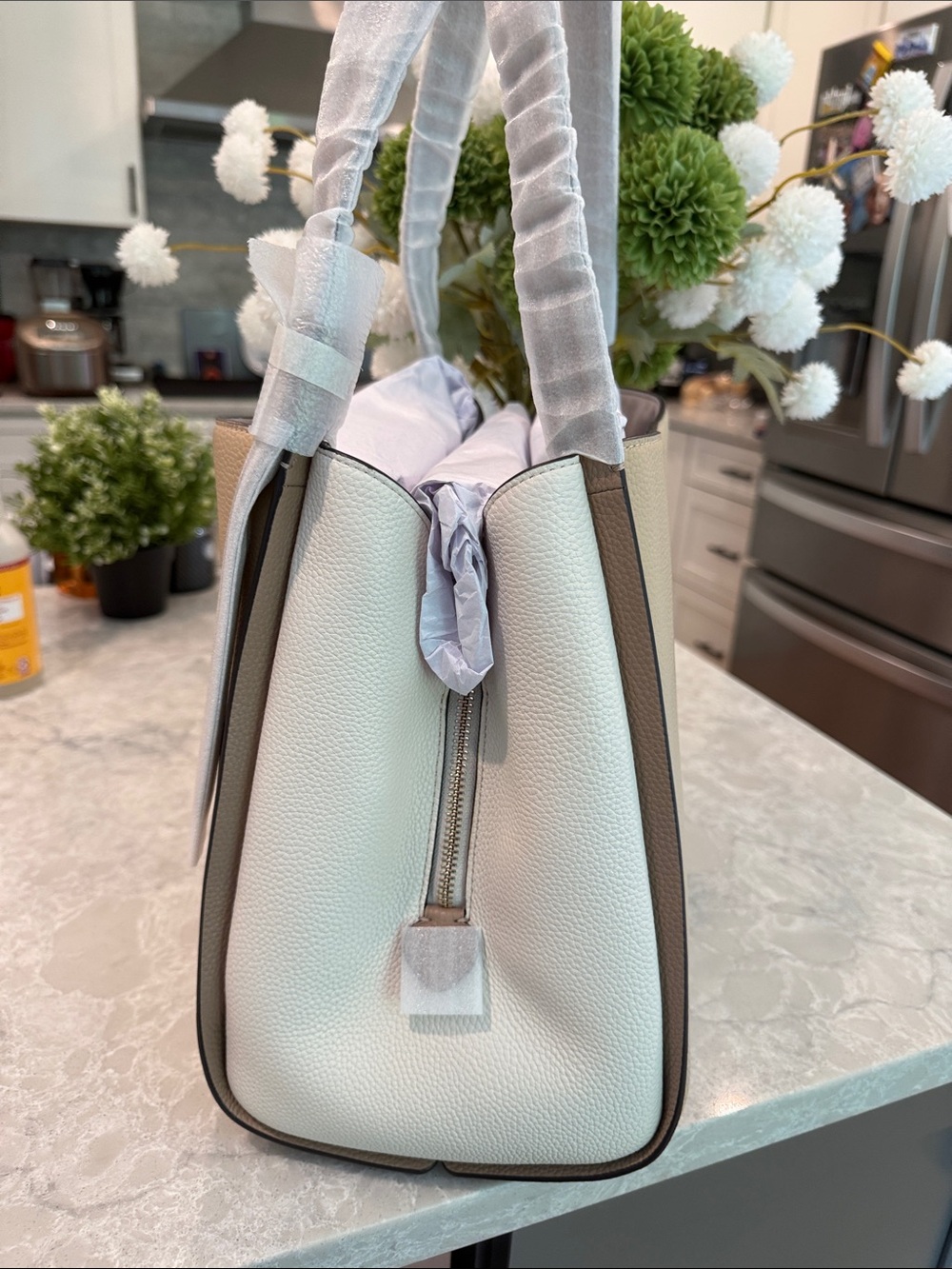 Kate Spade New York Knott Large Shoulder Bag - Picture 4 of 14